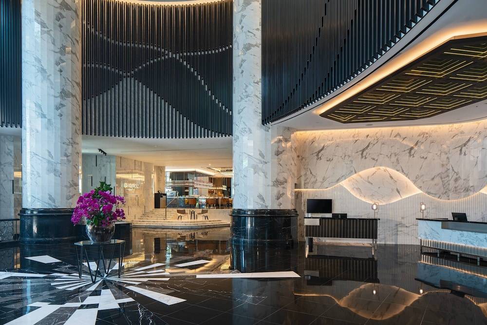 Renaissance Kuala Lumpur Hotel & Convention Centre 2