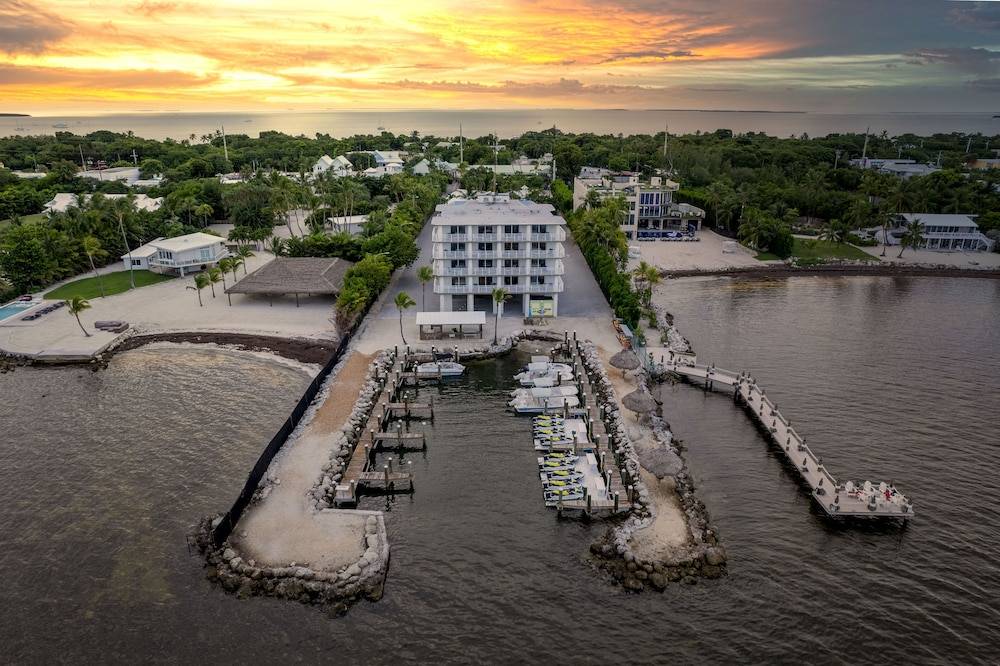 Hadley Resort and Marina 1