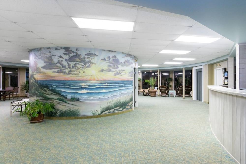 Days Inn & Suites by Wyndham Jekyll Island 2