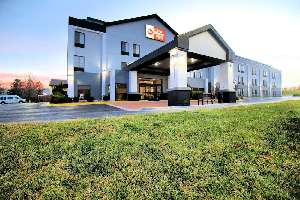 Best Western Plus Kansas City Airport - KCI East 1