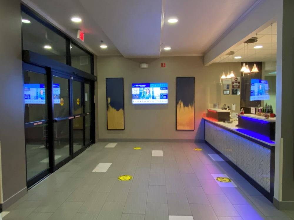 Best Western Plus Kansas City Airport - KCI East 2