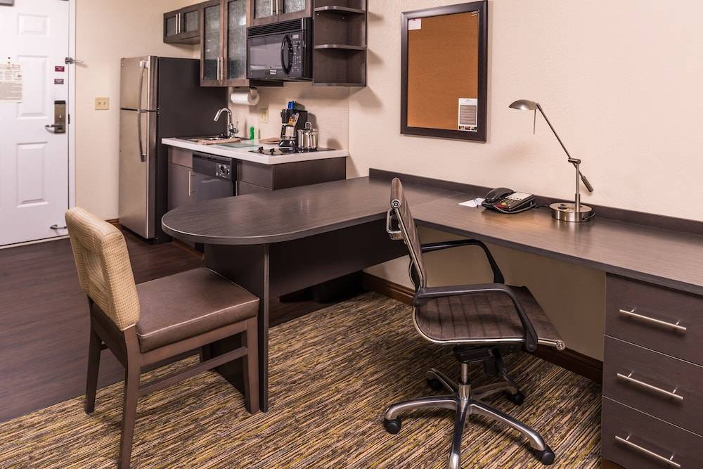 Candlewood Suites KANSAS CITY SPEEDWAY by IHG 2