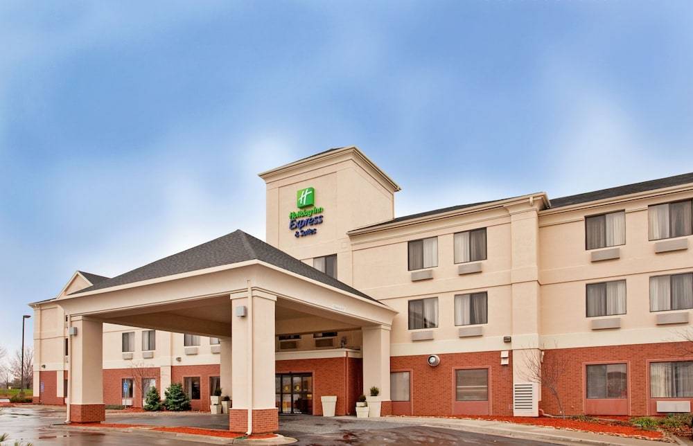 Holiday Inn Express & Suites KANSAS CITY-LIBERTY (HWY 152) by IHG 1