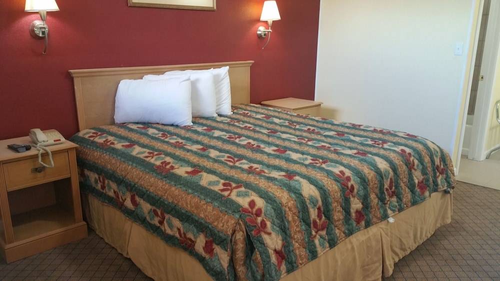 Rodeway Inn Kansas City Downtown Area 1