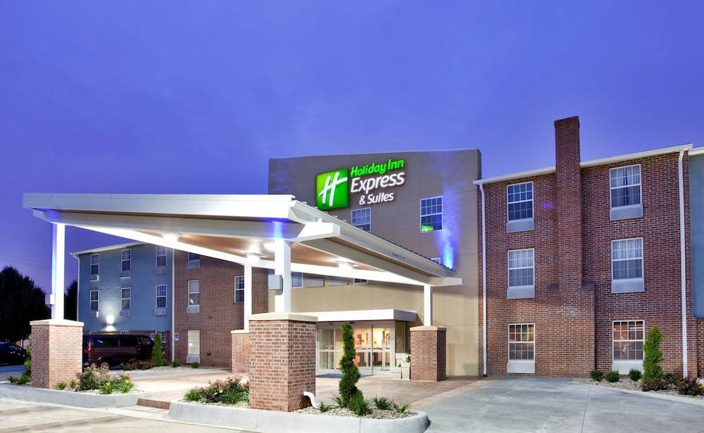 Holiday Inn Express & Suites NORTH KANSAS CITY by IHG 1