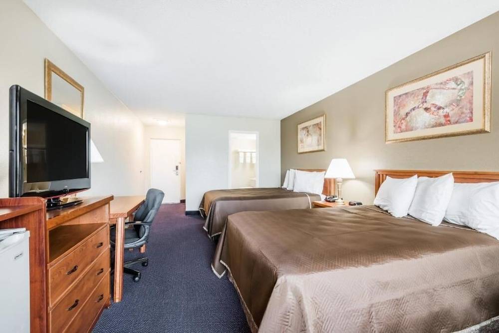 Red Carpet Inn 1