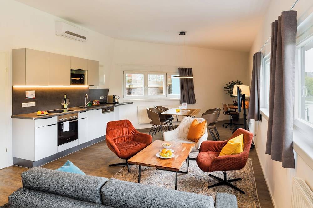 URBAN ISLAND I Riverside Apartments 1