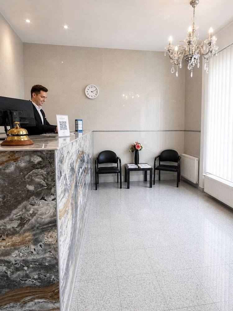 Hotel Donaustadt Kagran - at Metro U1 2