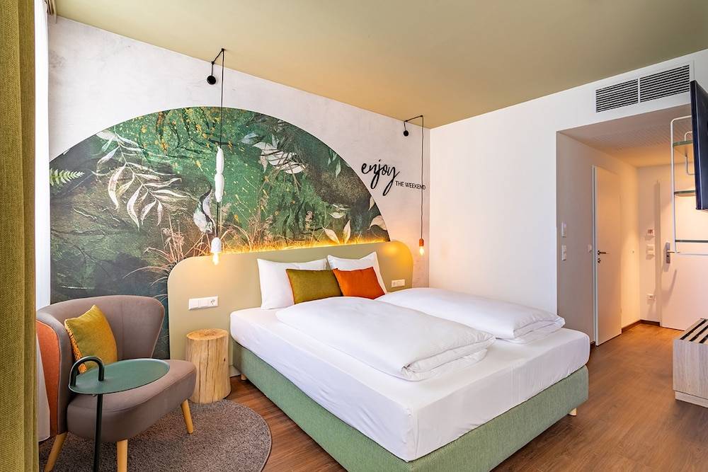 The Weekend Hotel 1