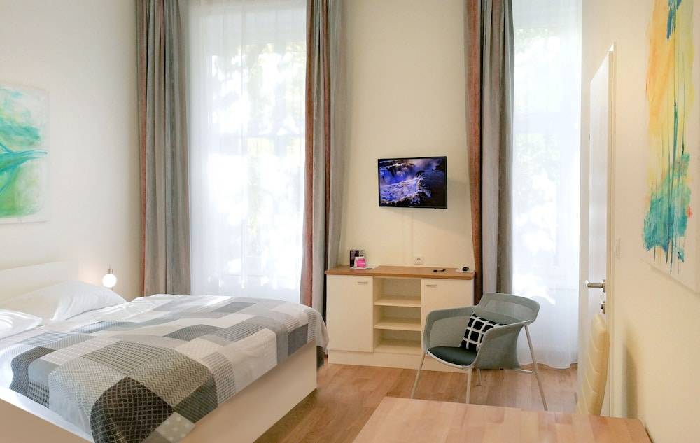 Riess City Rooms - Self Check-In 2