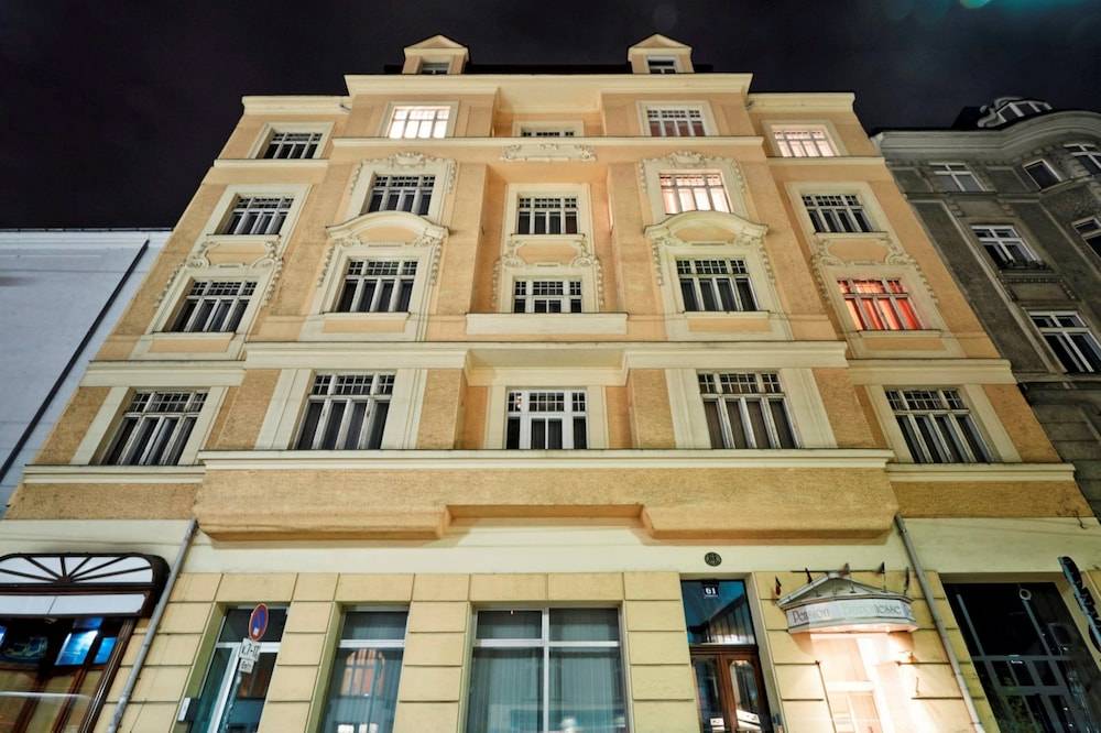 Hotel Pension Baronesse 1