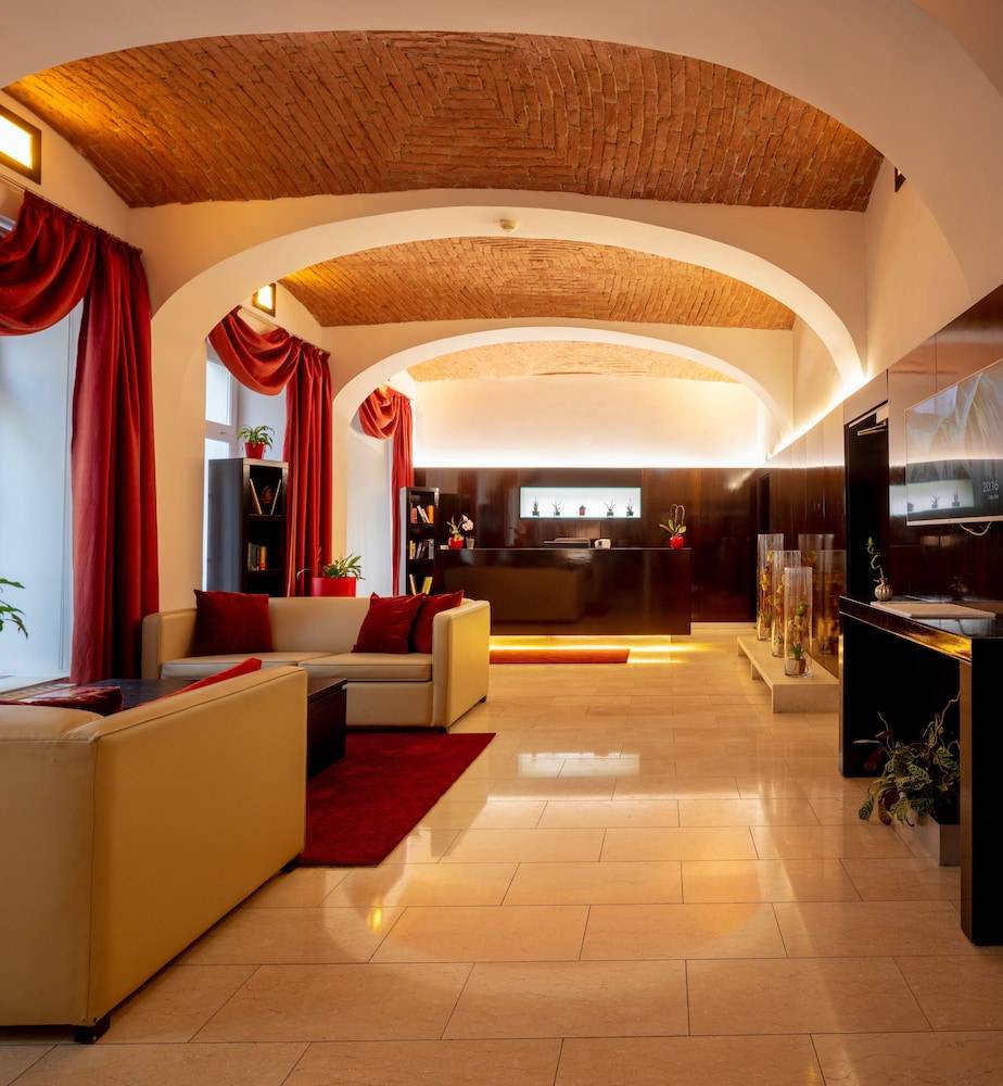 The Levante Rathaus Apartments 2