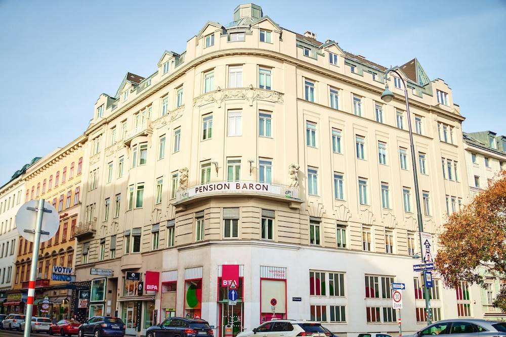 Hotel Pension Baron am Schottentor 1