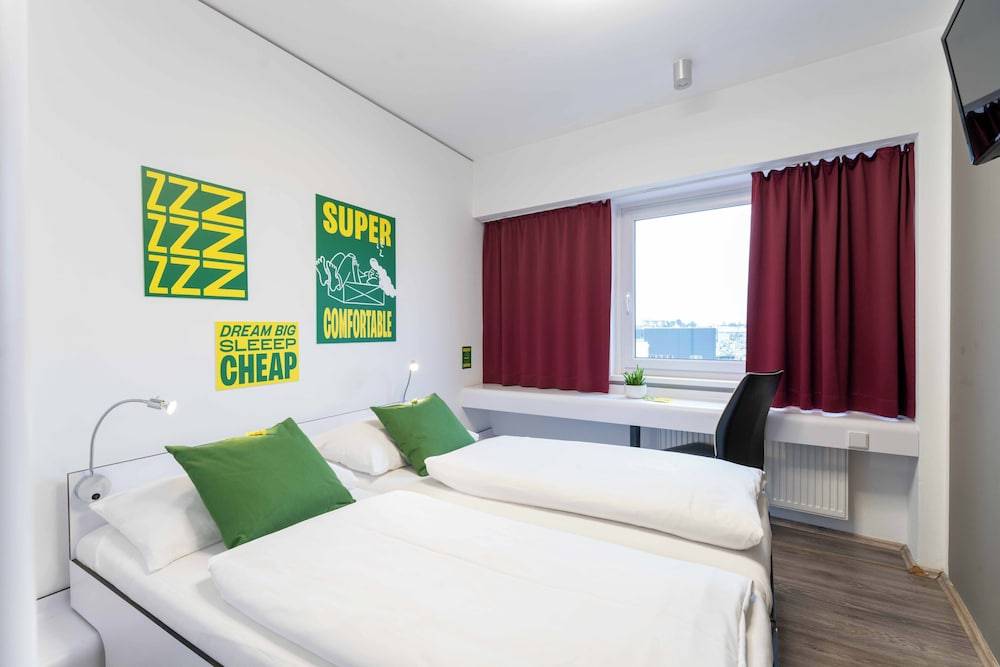 SLEEEP Hotel Wiener Neudorf 1