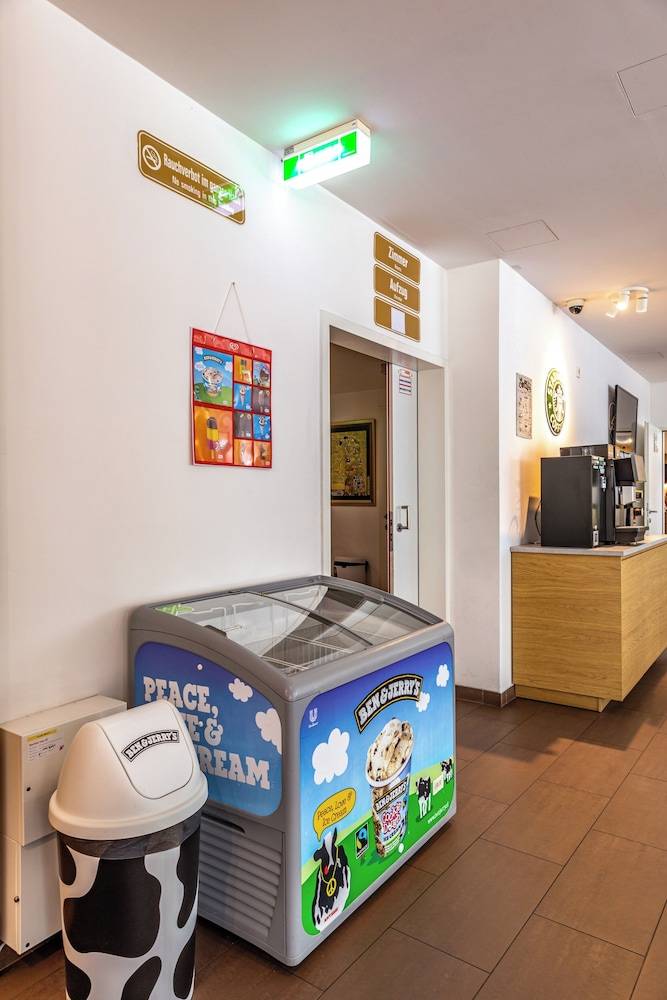 A&T Hotel & Hostel 2