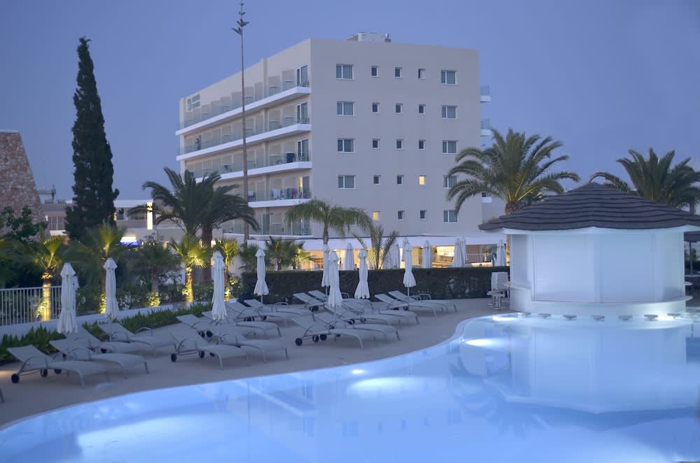 Sunrise Gardens Aparthotel 1