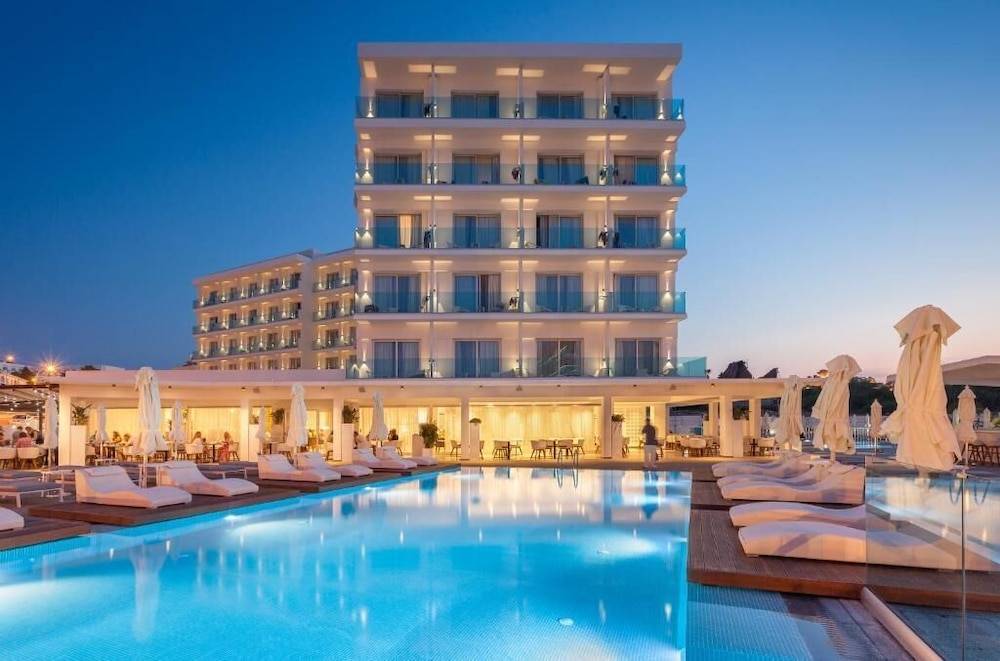 The Blue Ivy Hotel & Suites 1