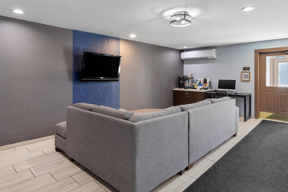 SureStay Plus Hotel by Best Western Mammoth Lakes 2