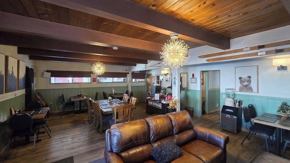 Cinnamon Bear Inn 2