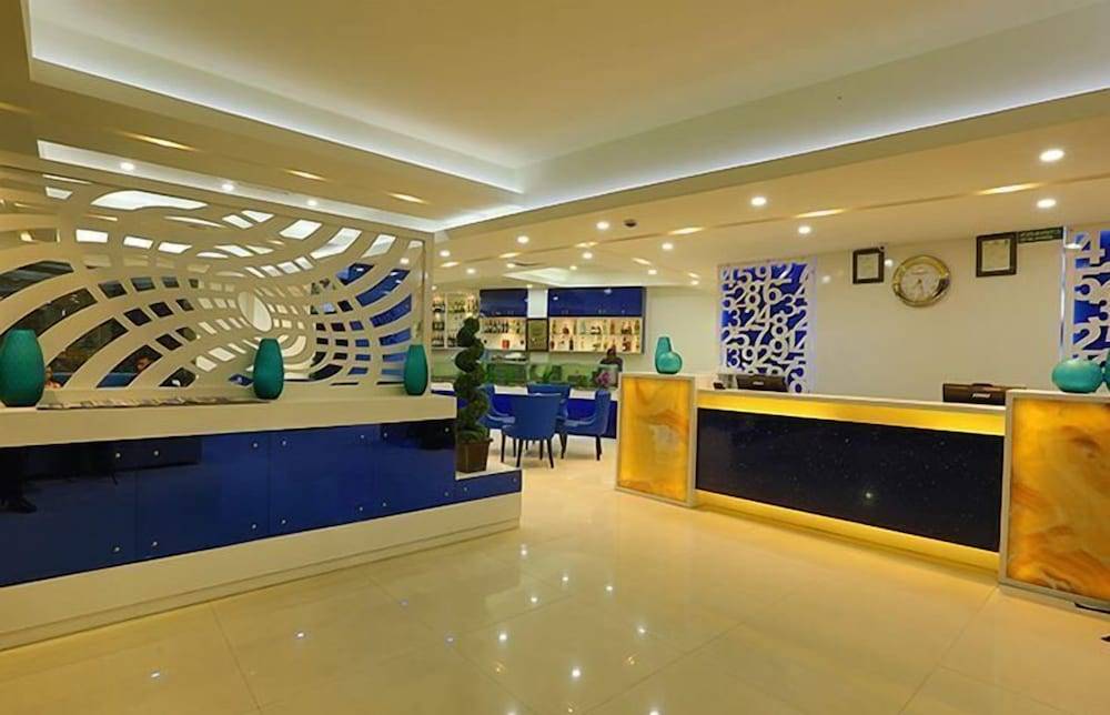 City Hotel & Suites 1