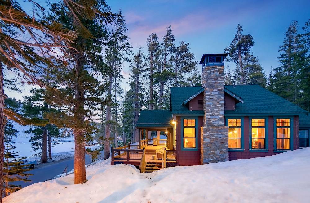 Tamarack Lodge 1