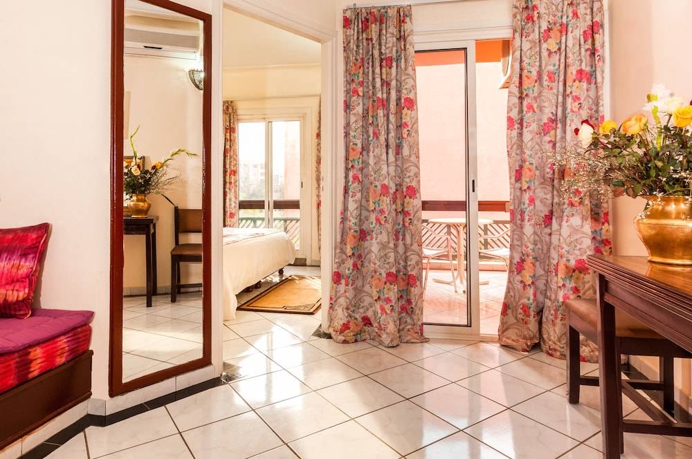Hotel EZZAHIA by HMS 2