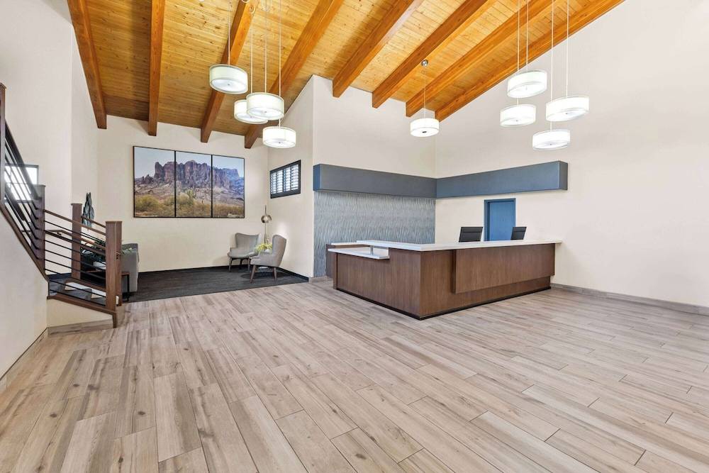 Days Inn & Suites by Wyndham Mesa Near Phoenix 1