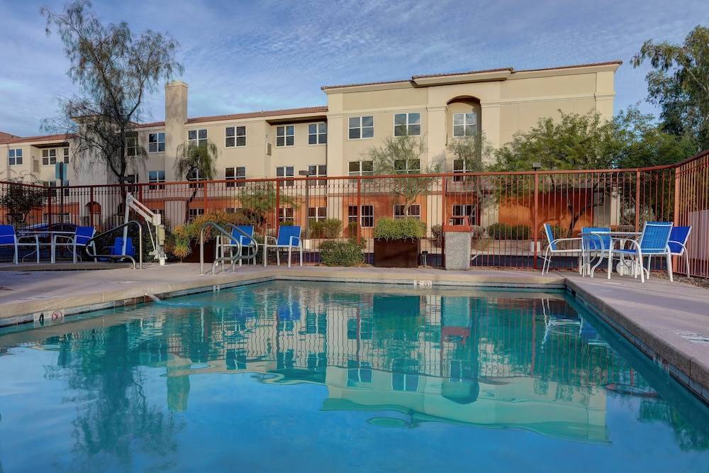 Holiday Inn Express & Suites PHOENIX - MESA WEST by IHG 1