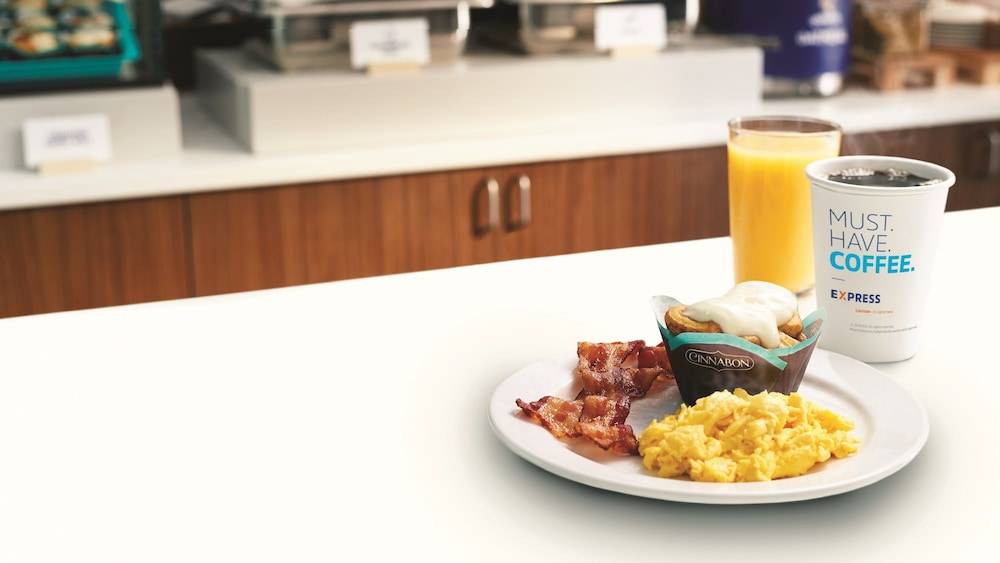 Holiday Inn Express & Suites EDEN PRAIRIE - MINNETONKA by IHG 1