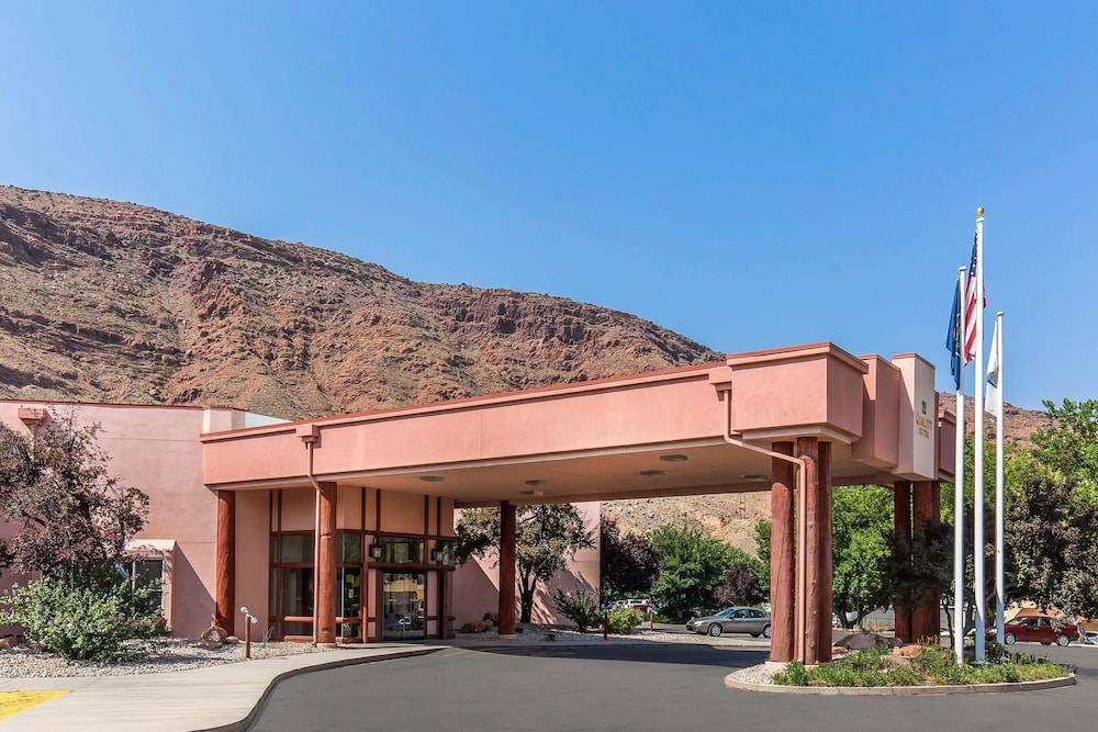 Quality Suites Moab near Arches National Park 1
