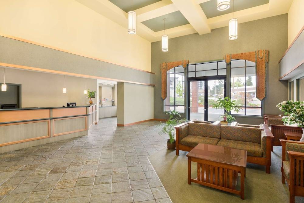 Ramada by Wyndham Nanaimo 2