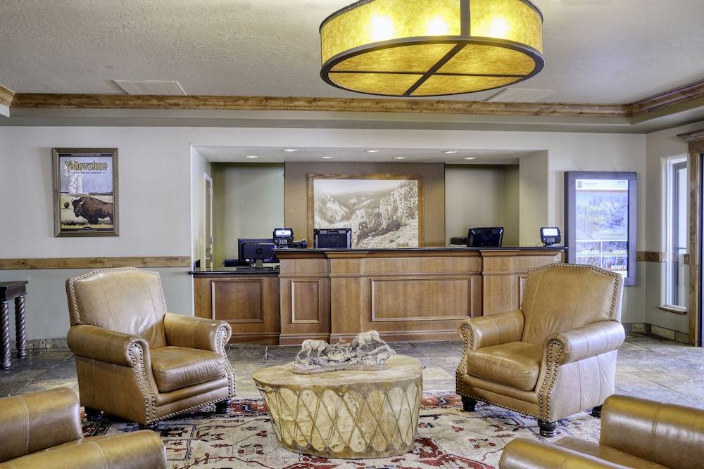 Yellowstone Park Hotel 2