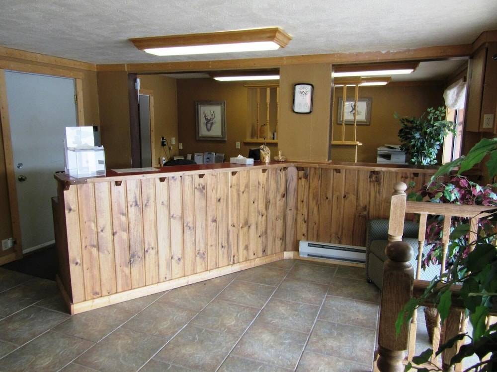 Travelers Lodge 2