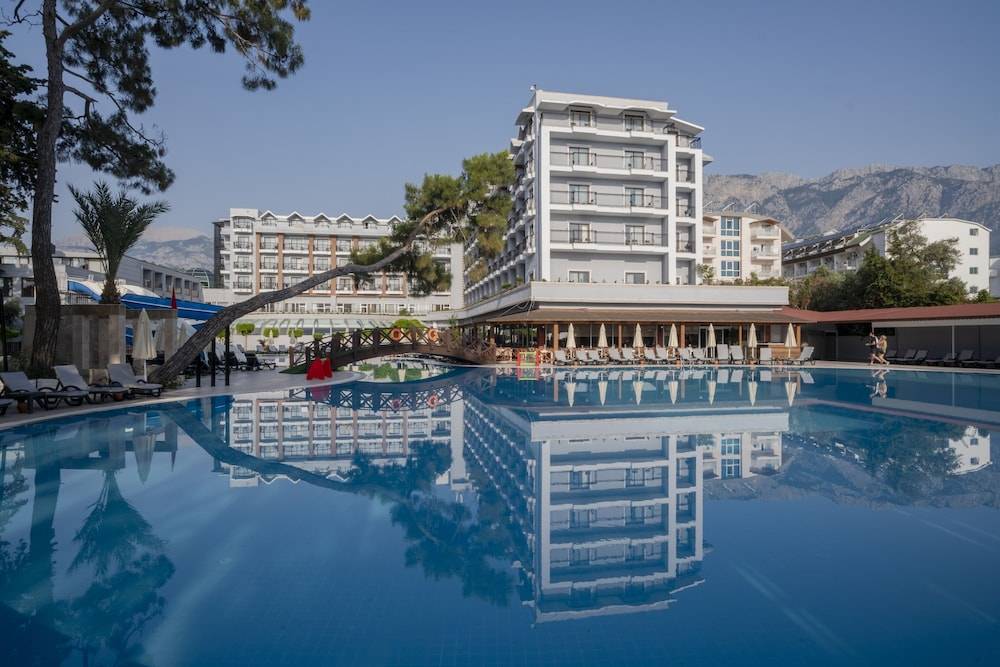 FORE RESORT & SPA 1