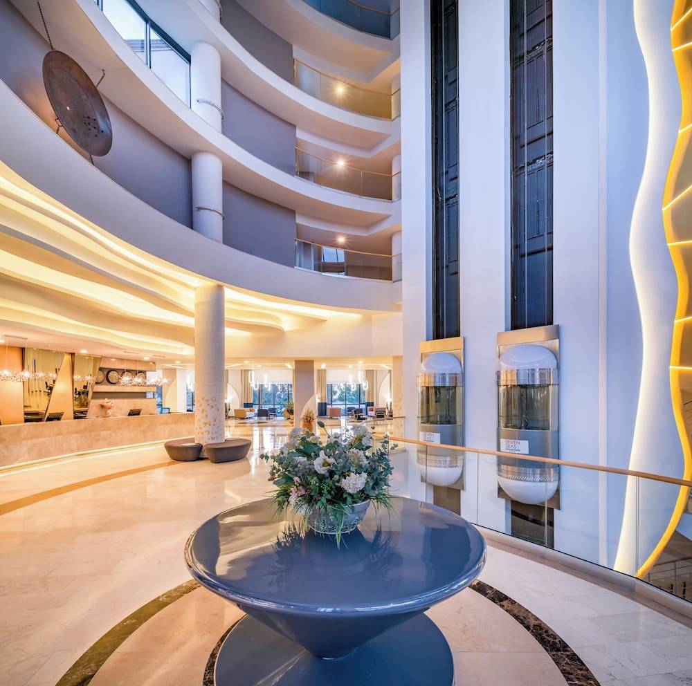 Gravel Hotels Select 2