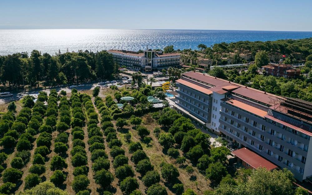 Grand Hotel Derin-All Inclusive 1
