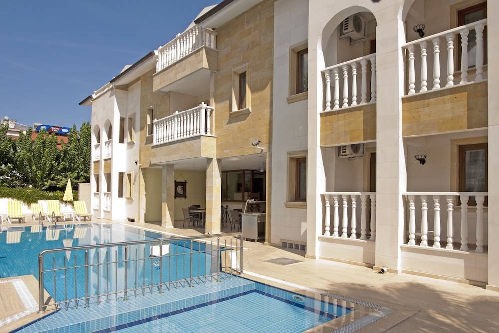 Dinara Apart Hotel 1
