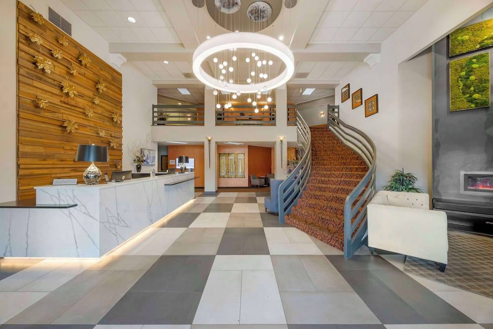 Best Western Plus Mill Creek Inn 2