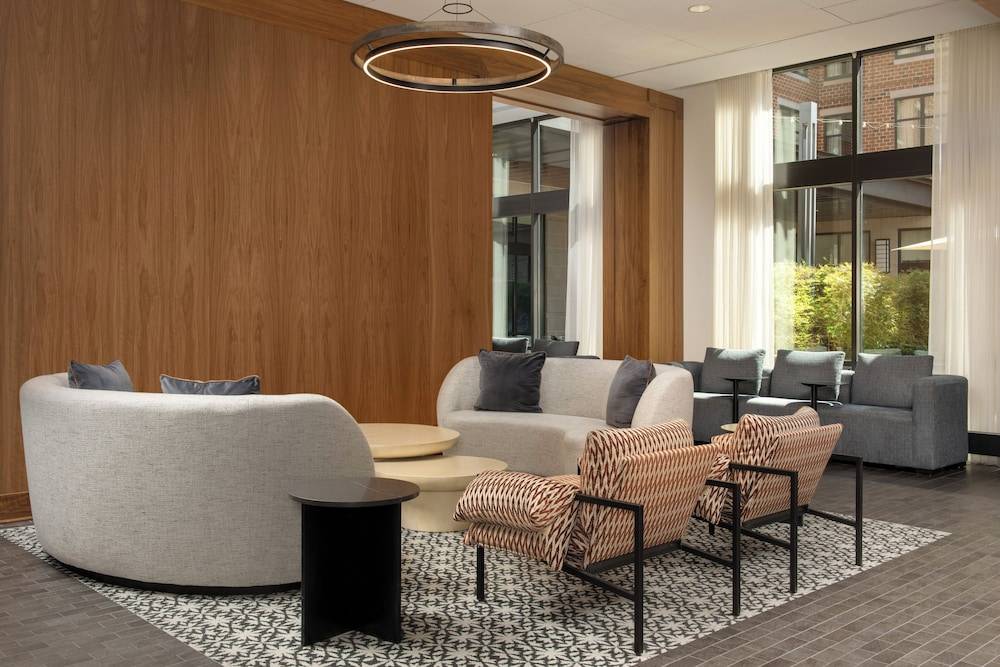 Courtyard by Marriott Richmond Downtown 1