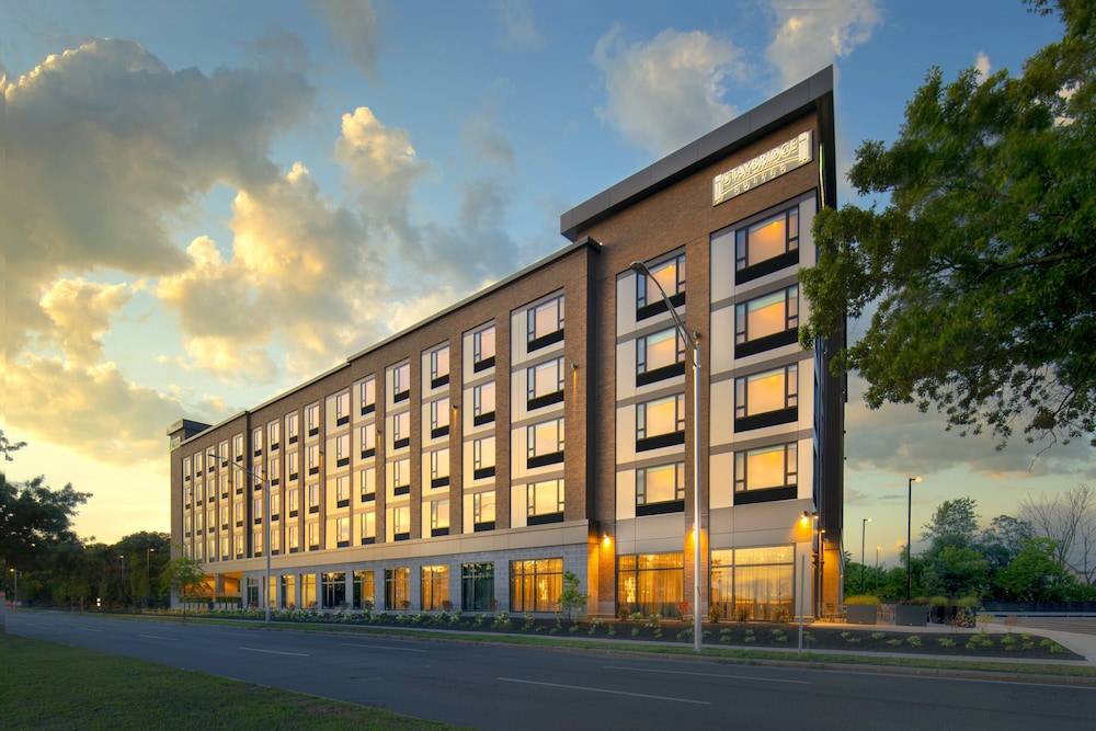 Holiday Inn Express BOSTON LOGAN AIRPORT - REVERE by IHG 1