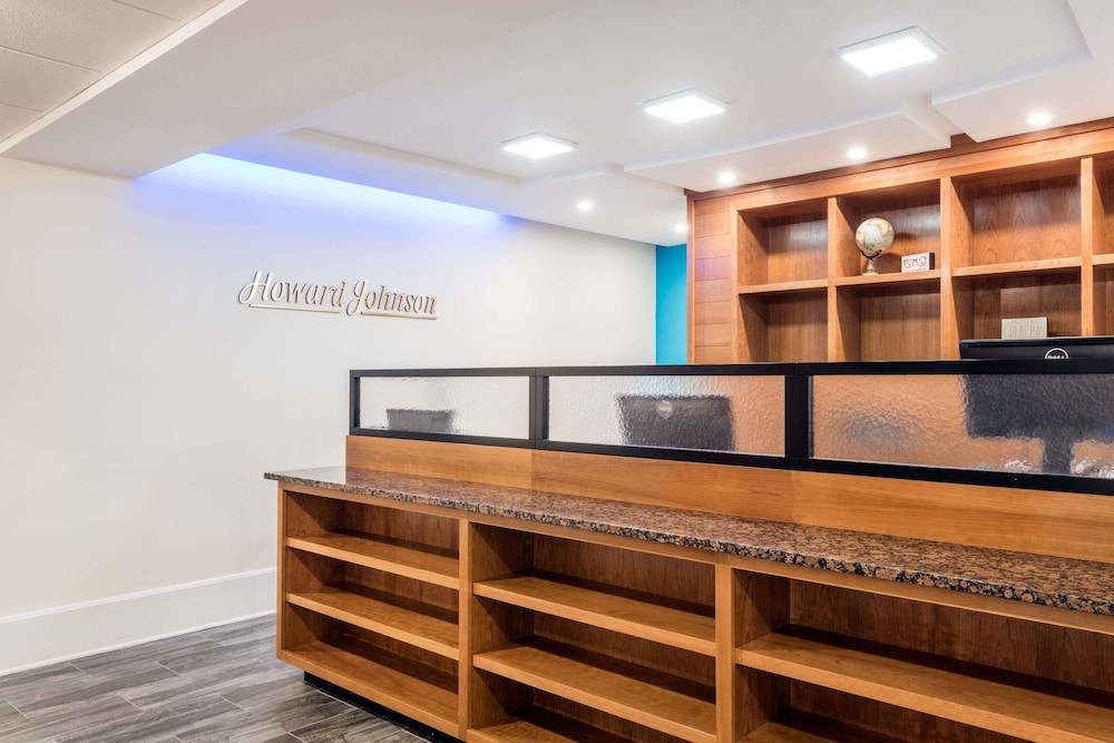 Howard Johnson by Wyndham Quincy/ Boston 2