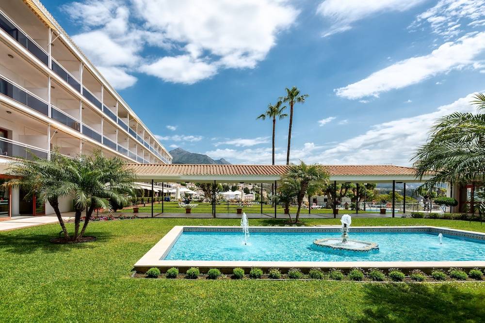 Parador De Nerja 1