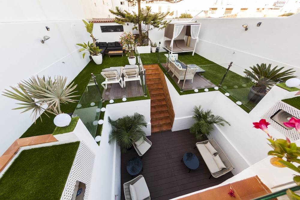 Abril Nerja 1