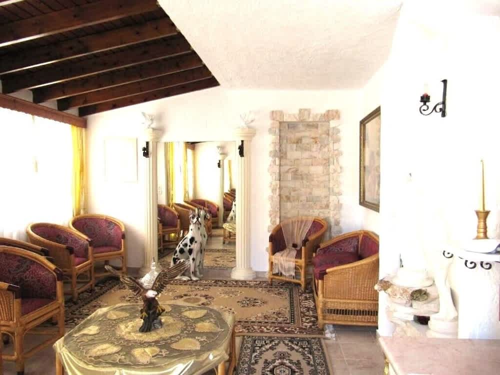 Castellino Studios 2