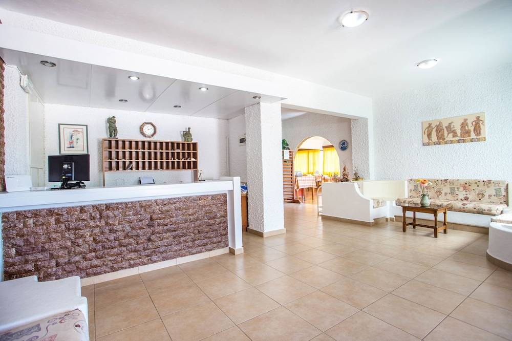 Muses Hotel 2