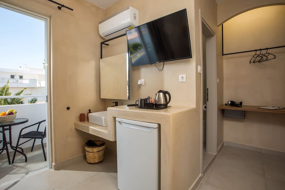 Atma Beach Rooms & Suites 2