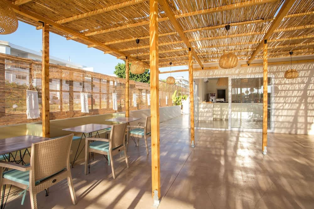 Atma Beach Rooms & Suites 1