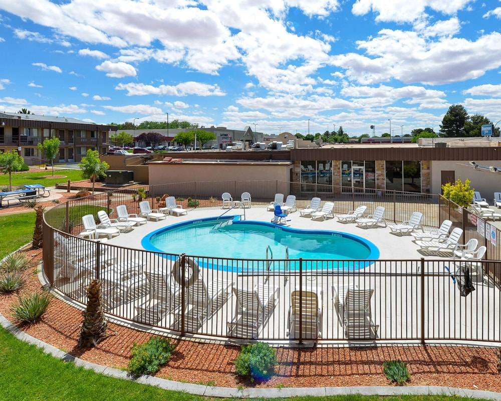 Rodeway Inn at Lake Powell 1
