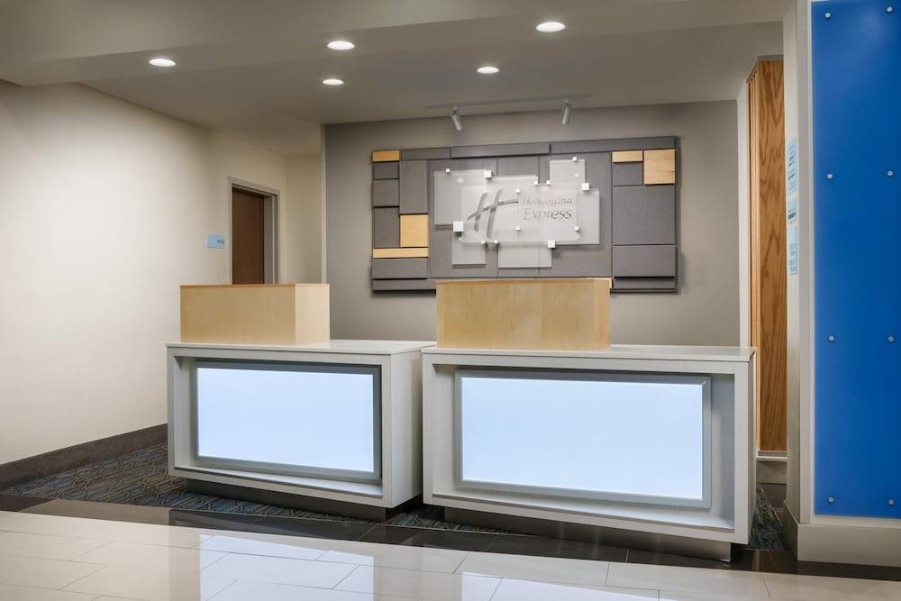 Holiday Inn Express & Suites OAKHURST-YOSEMITE PARK AREA by IHG 1
