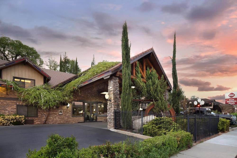 Best Western Plus Yosemite Gateway Inn 1